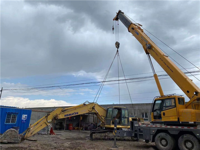 巴彦县25吨吊车的工作半径是多少？