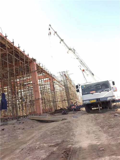 巴彦县吊车作业的安全注意事项有哪些？